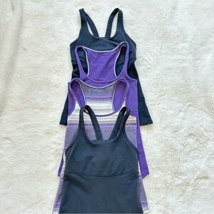 Bundle of lululemon women tank top size 4 US
